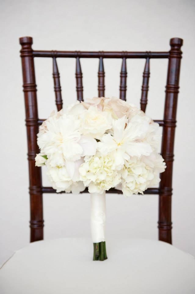 Hydrangea and rose wedding boquet